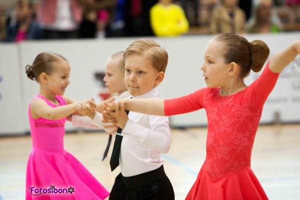 Школа танцев для детей от 4 до 5 лет - набор в новую группу
